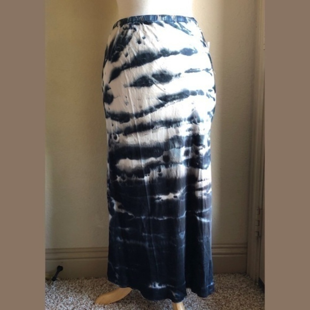 Young fabulous and broke navy tie dye skirt medium - Picture 3 of 7